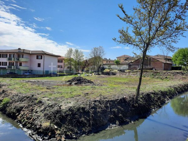 terreno edificabile in vendita a San Martino Siccomario