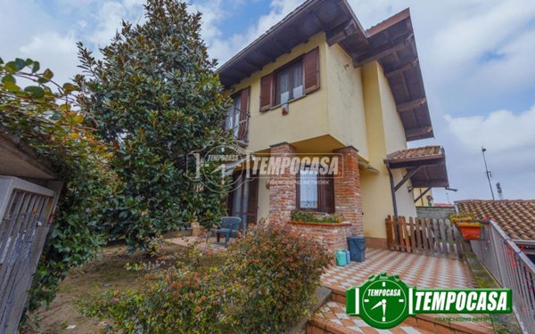 casa indipendente in vendita a San Martino Siccomario