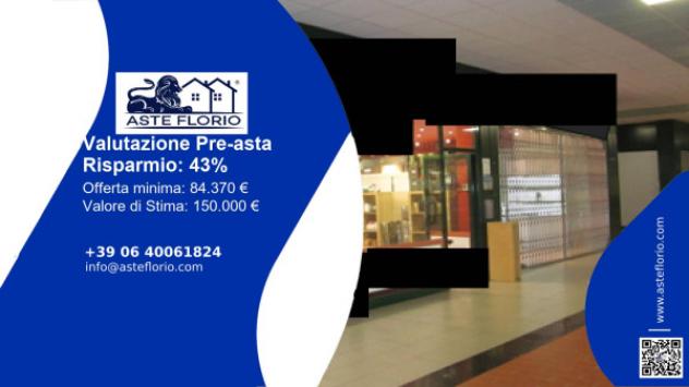 locale commerciale in vendita a San Martino Siccomario