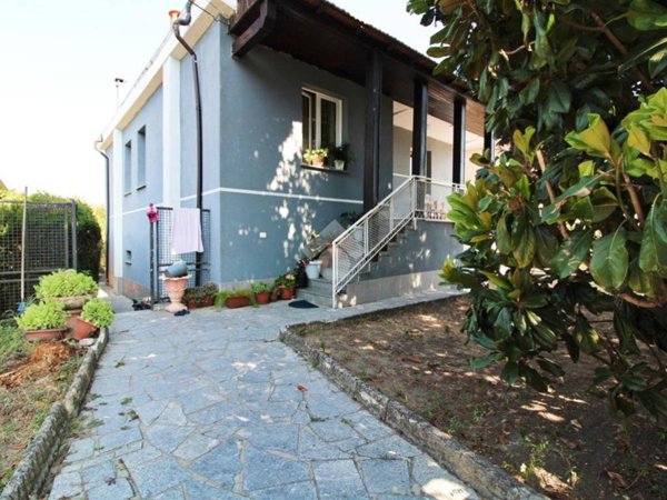 casa indipendente in vendita a San Martino Siccomario in zona Bivio Cava