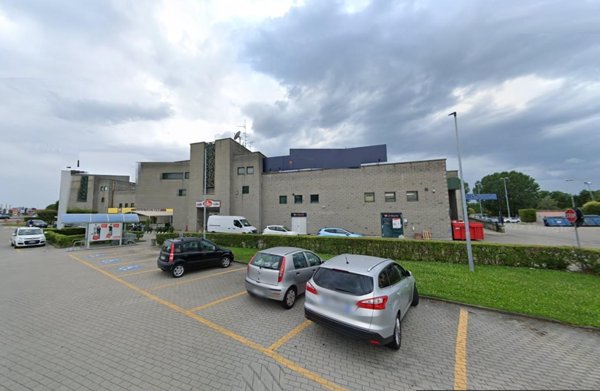 negozio in vendita a San Martino Siccomario