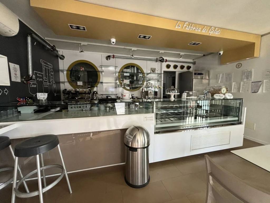 negozio in vendita a San Martino Siccomario