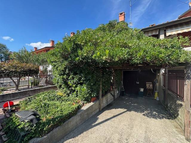 casa indipendente in vendita a San Martino Siccomario