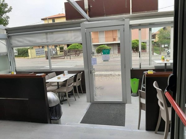 negozio in vendita a San Martino Siccomario