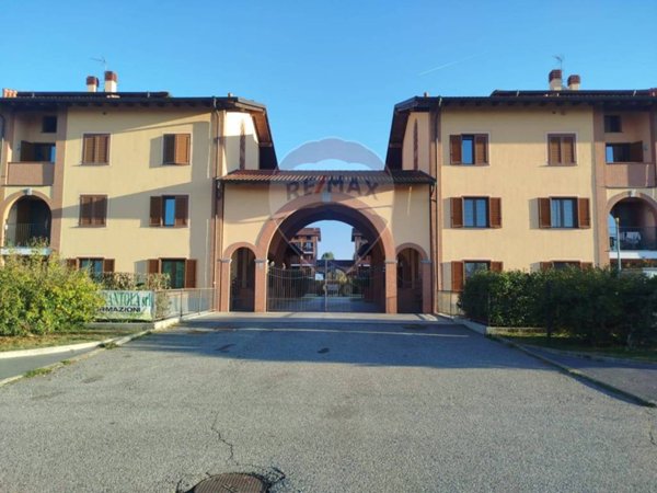 appartamento in vendita a San Martino Siccomario in zona Case Nuove