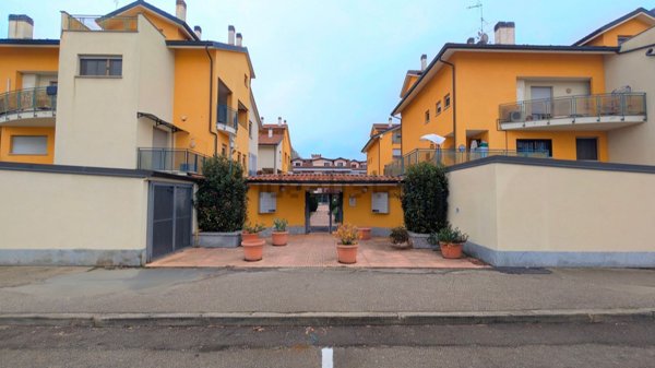 appartamento in vendita a San Martino Siccomario in zona Bivio Cava