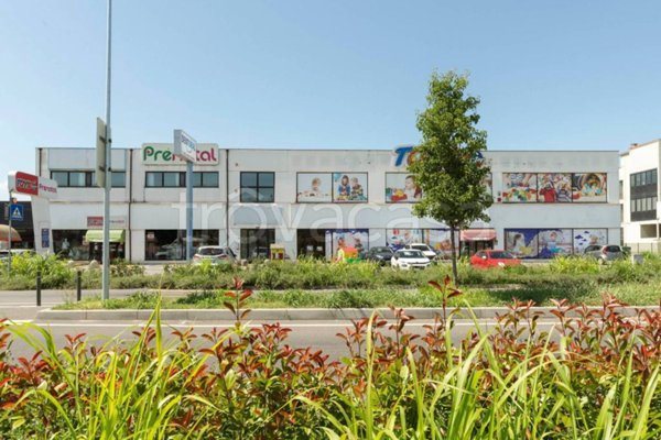 negozio in vendita a San Martino Siccomario