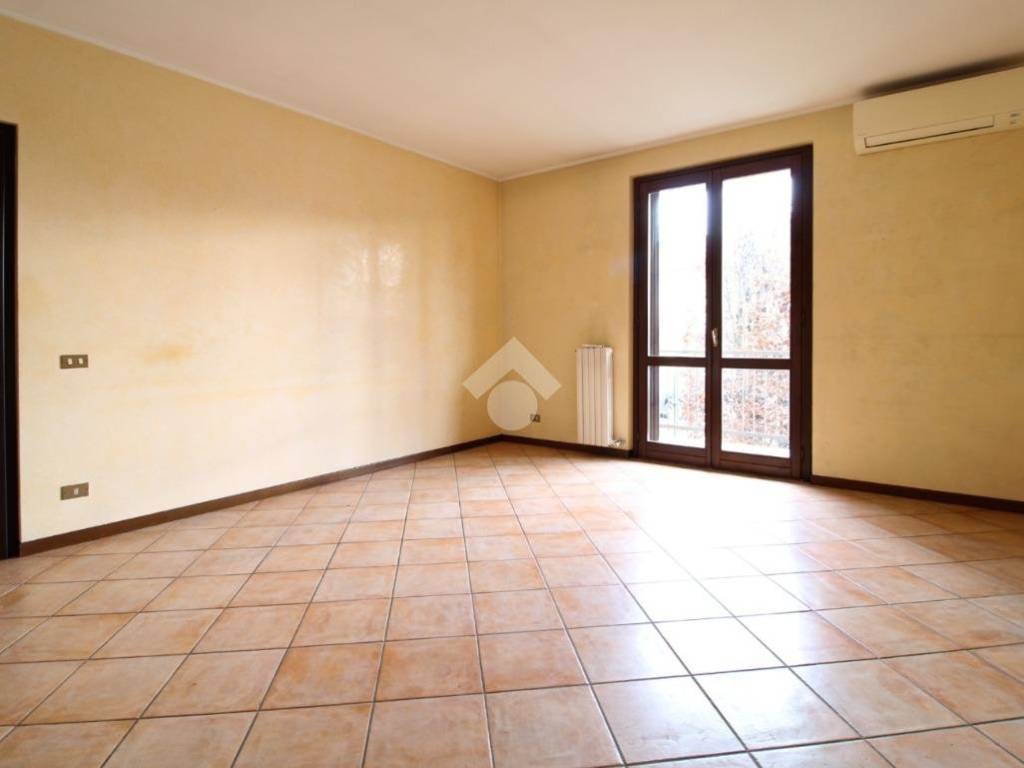 appartamento in vendita a San Martino Siccomario in zona Madonna