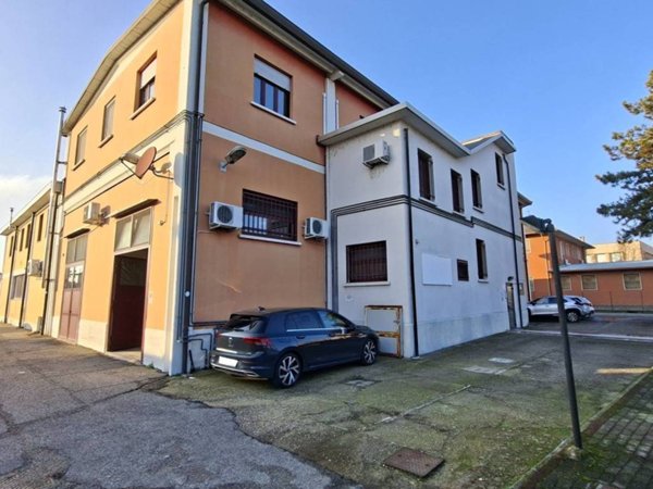 ufficio in vendita a San Martino Siccomario in zona Bivio Cava