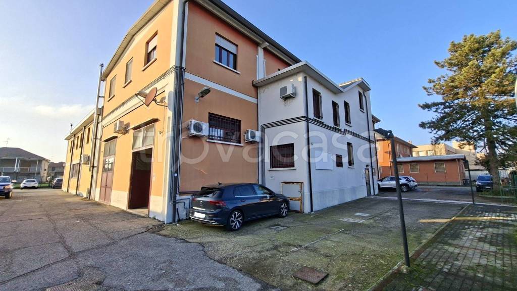 ufficio in vendita a San Martino Siccomario in zona Bivio Cava