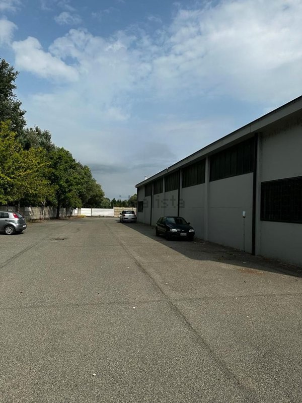 capannone in vendita a San Martino Siccomario