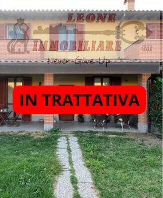 casa indipendente in vendita a San Martino Siccomario in zona Bivio Cava