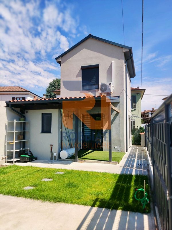 casa indipendente in vendita a San Martino Siccomario