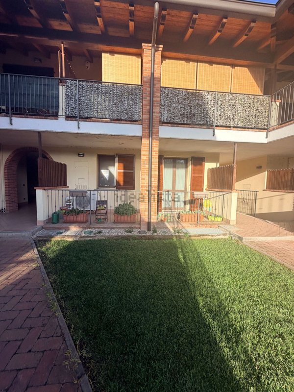 appartamento in vendita a San Martino Siccomario in zona Santa Croce