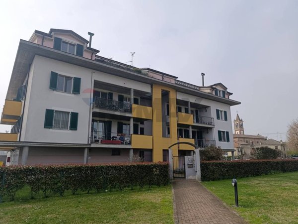 appartamento in vendita a San Martino Siccomario in zona Madonna