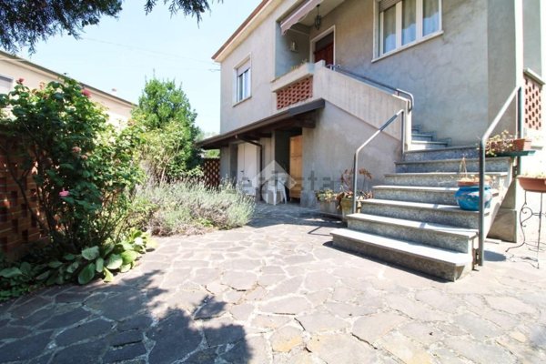 casa indipendente in vendita a San Martino Siccomario in zona Madonna