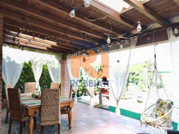 casa indipendente in vendita a San Martino Siccomario in zona Santa Croce