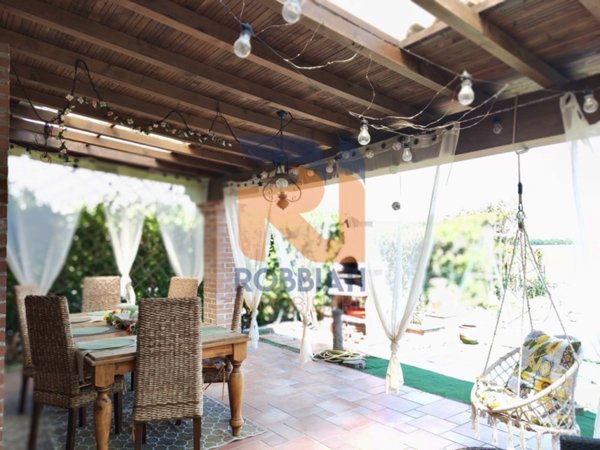 casa indipendente in vendita a San Martino Siccomario in zona Santa Croce