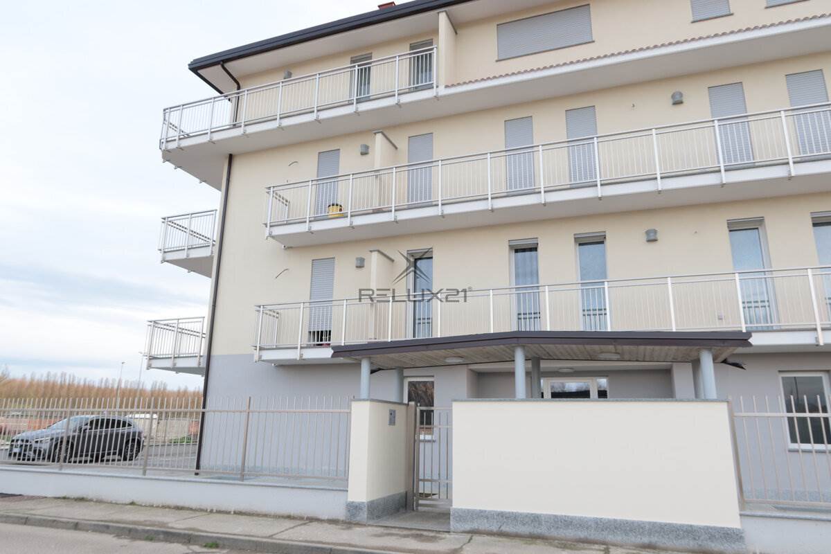 appartamento in vendita a San Martino Siccomario in zona Madonna