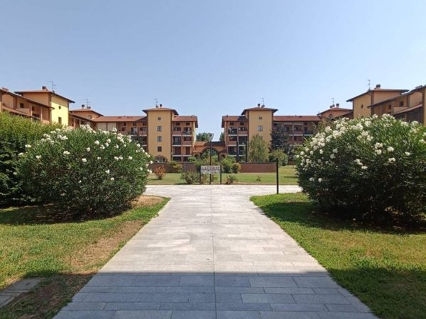 appartamento in vendita a San Martino Siccomario in zona Case Nuove