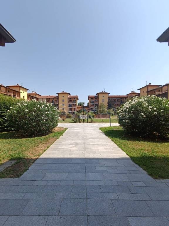 appartamento in vendita a San Martino Siccomario in zona Madonna