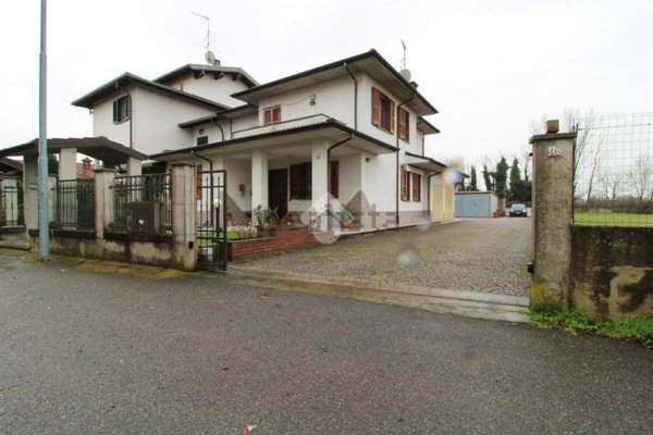appartamento in vendita a Sannazzaro de' Burgondi