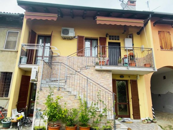 appartamento in vendita a Sannazzaro de' Burgondi