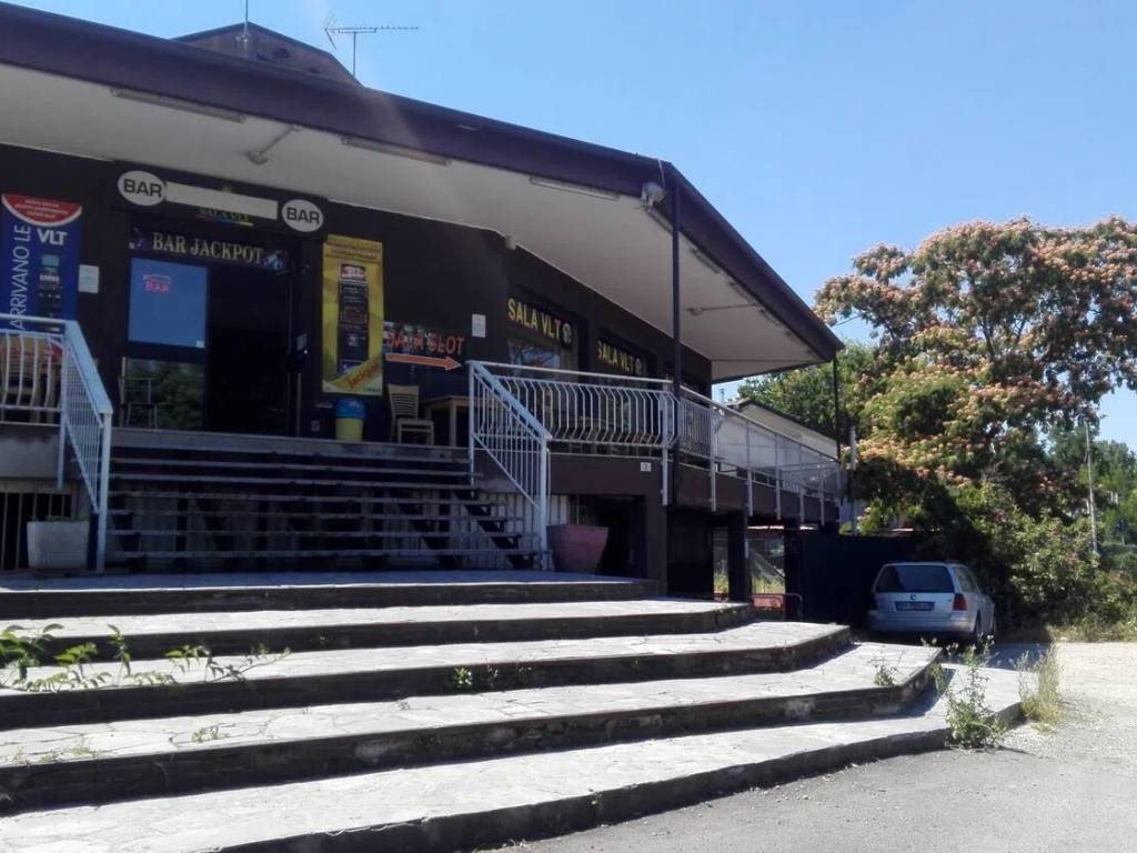negozio in vendita a Sannazzaro de' Burgondi