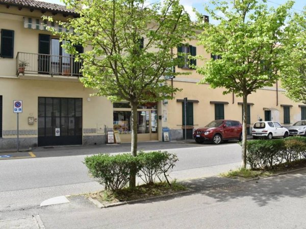 negozio in vendita a Sannazzaro de' Burgondi