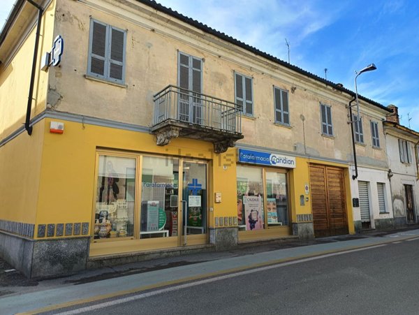 casa indipendente in vendita a Sannazzaro de' Burgondi
