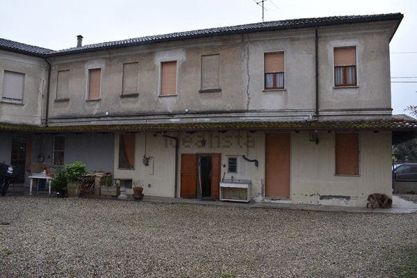casa indipendente in vendita a Sannazzaro de' Burgondi