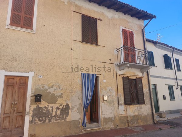 casa indipendente in vendita a Sannazzaro de' Burgondi