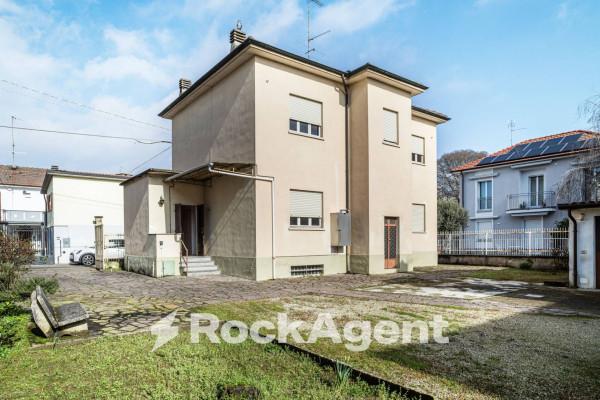 casa indipendente in vendita a Sannazzaro de' Burgondi