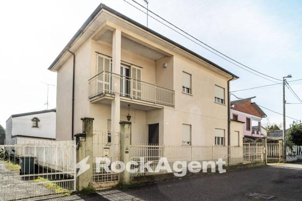 casa indipendente in vendita a Sannazzaro de' Burgondi