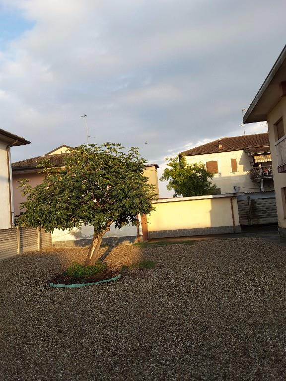 casa indipendente in vendita a Sannazzaro de' Burgondi