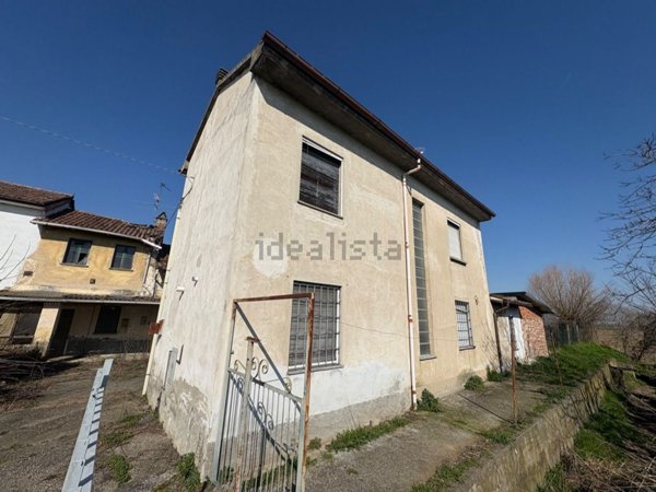 pentavano in vendita a Sannazzaro de' Burgondi