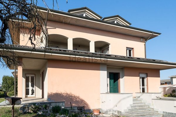 casa indipendente in vendita a Sannazzaro de' Burgondi