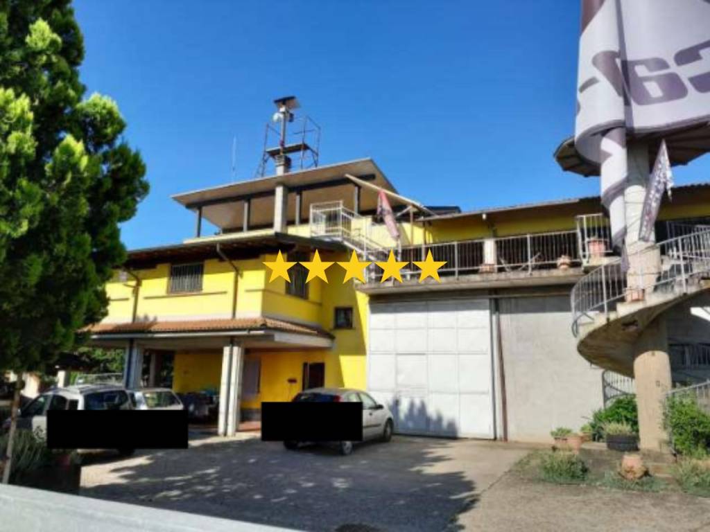 casa indipendente in vendita a Sannazzaro de' Burgondi