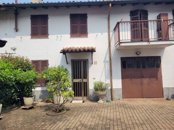 casa indipendente in vendita a Sannazzaro de' Burgondi
