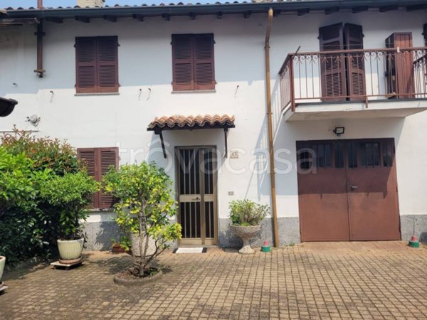 casa indipendente in vendita a Sannazzaro de' Burgondi