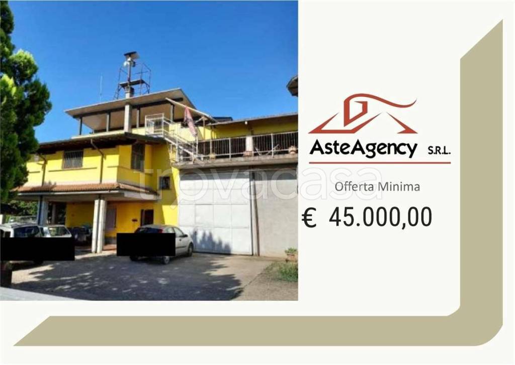 casa indipendente in vendita a Sannazzaro de' Burgondi