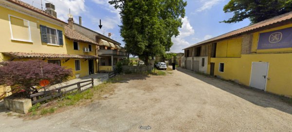 casa indipendente in vendita a Sannazzaro de' Burgondi