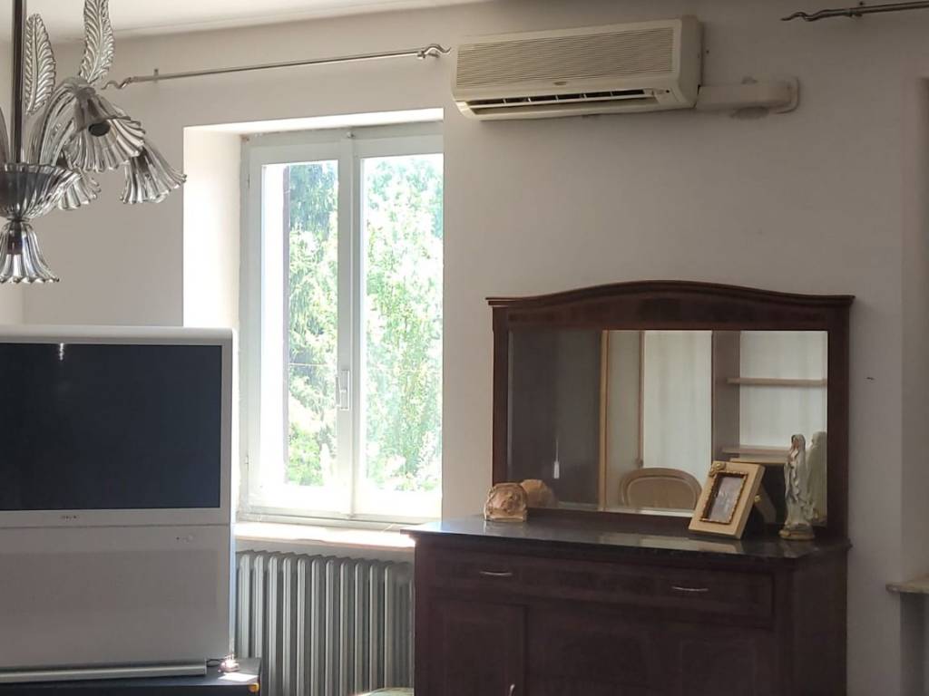 casa indipendente in vendita a Sannazzaro de' Burgondi