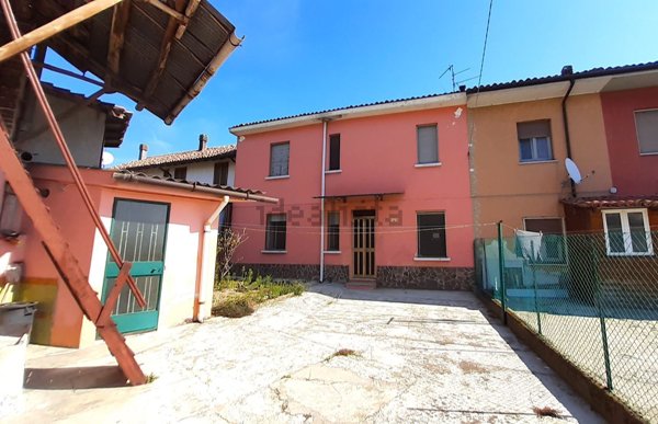 pentavano in vendita a Sannazzaro de' Burgondi