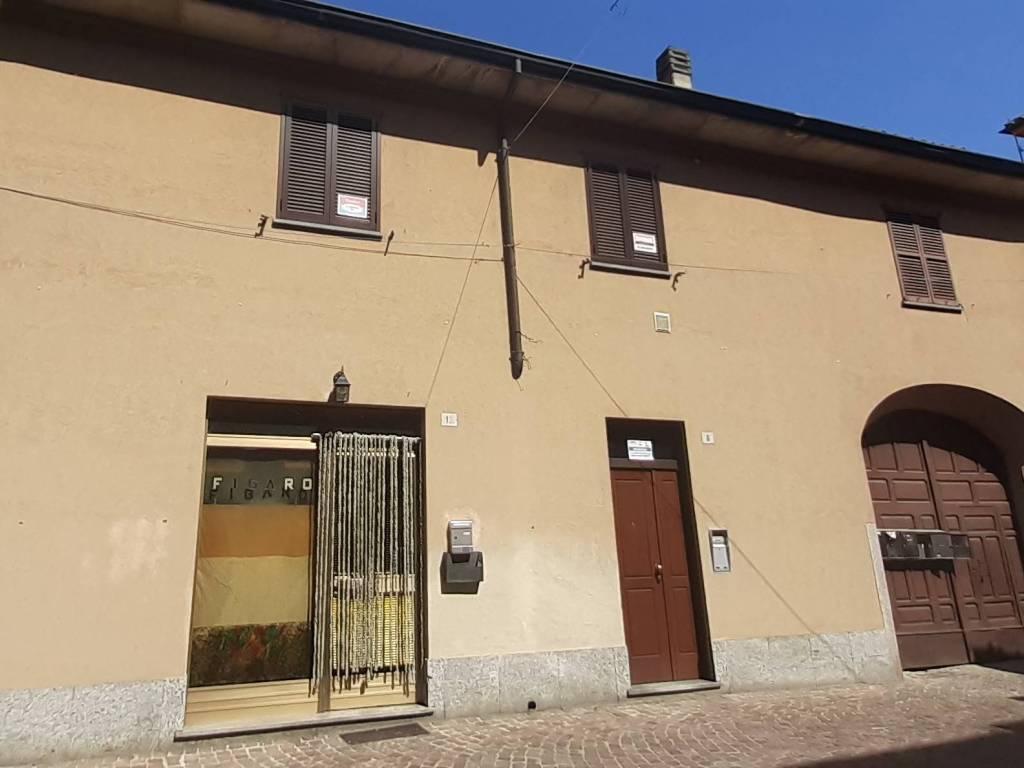 casa semindipendente in vendita a Sannazzaro de' Burgondi