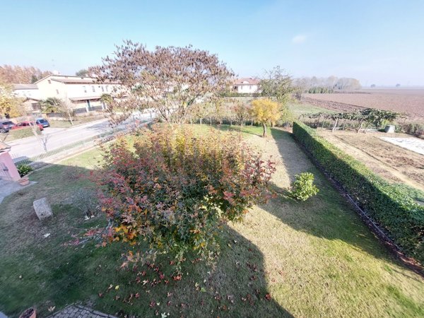 bifamiliare in vendita a Sannazzaro de' Burgondi