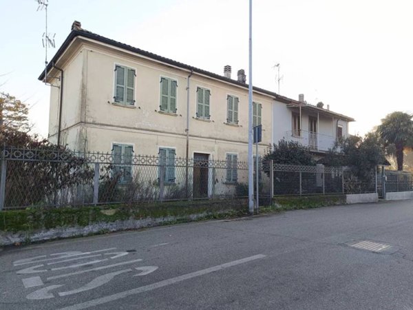 casa indipendente in vendita a Sannazzaro de' Burgondi