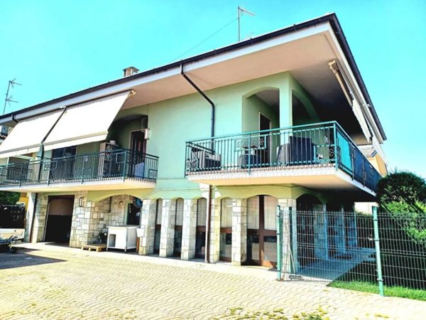 casa indipendente in vendita a Sannazzaro de' Burgondi