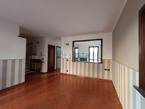 casa indipendente in vendita a Sannazzaro de' Burgondi