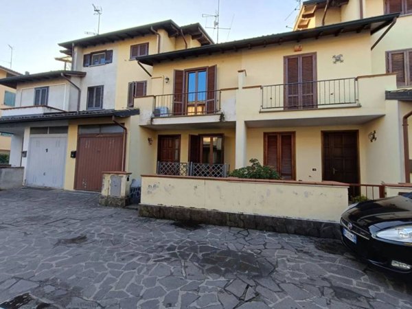 casa indipendente in vendita a Sannazzaro de' Burgondi